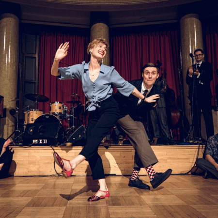 RIVIERA FLAT in Garnet