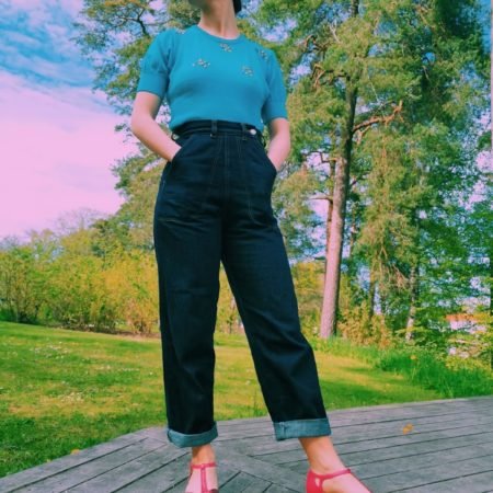 RIVIERA FLAT in garnet.