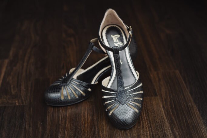 Riviera Mamba Vintage Style Shoes Black Mid Heel