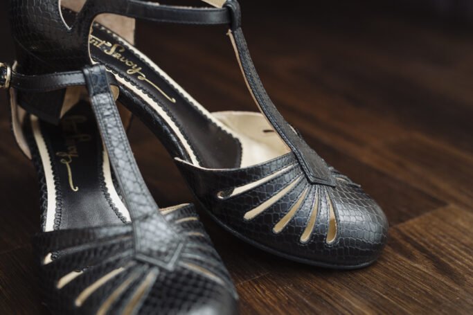 Riviera Mamba Vintage Style Shoes Black Mid Heel