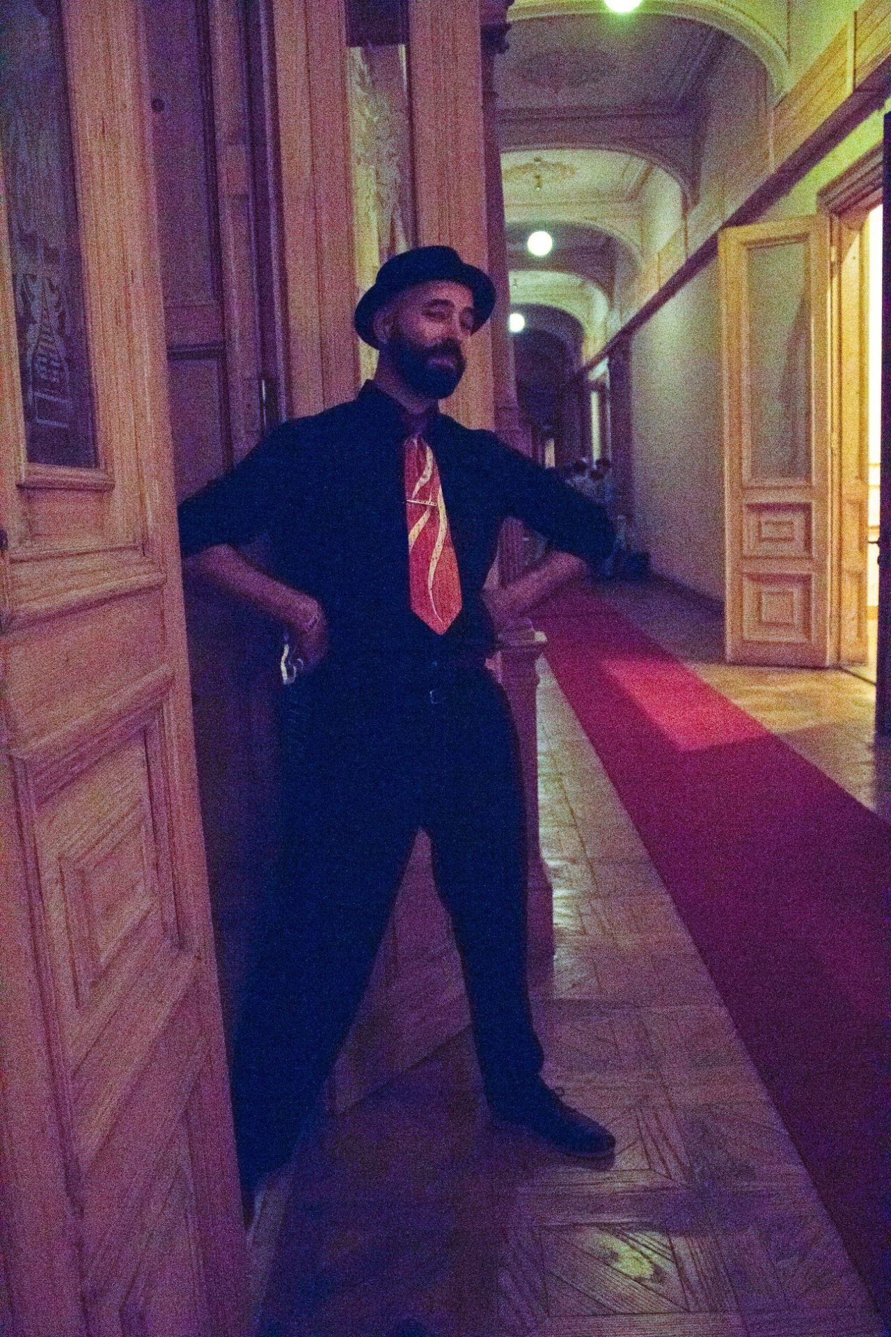 DOM KNOLL