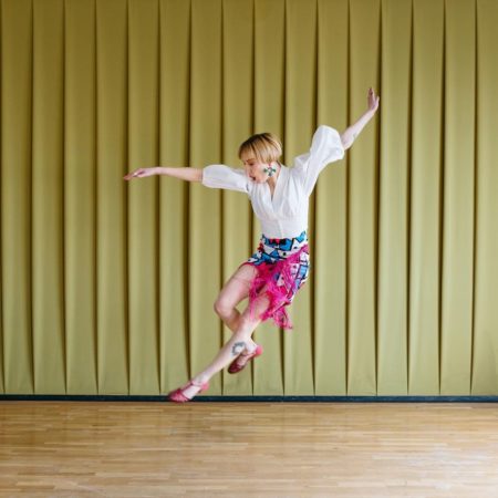 RIVIERA Flats in Garnet
