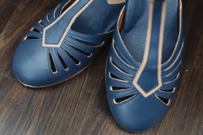 Comfortable and stylish flats with arch support and padded footbed. Retro elegant and great for dancing