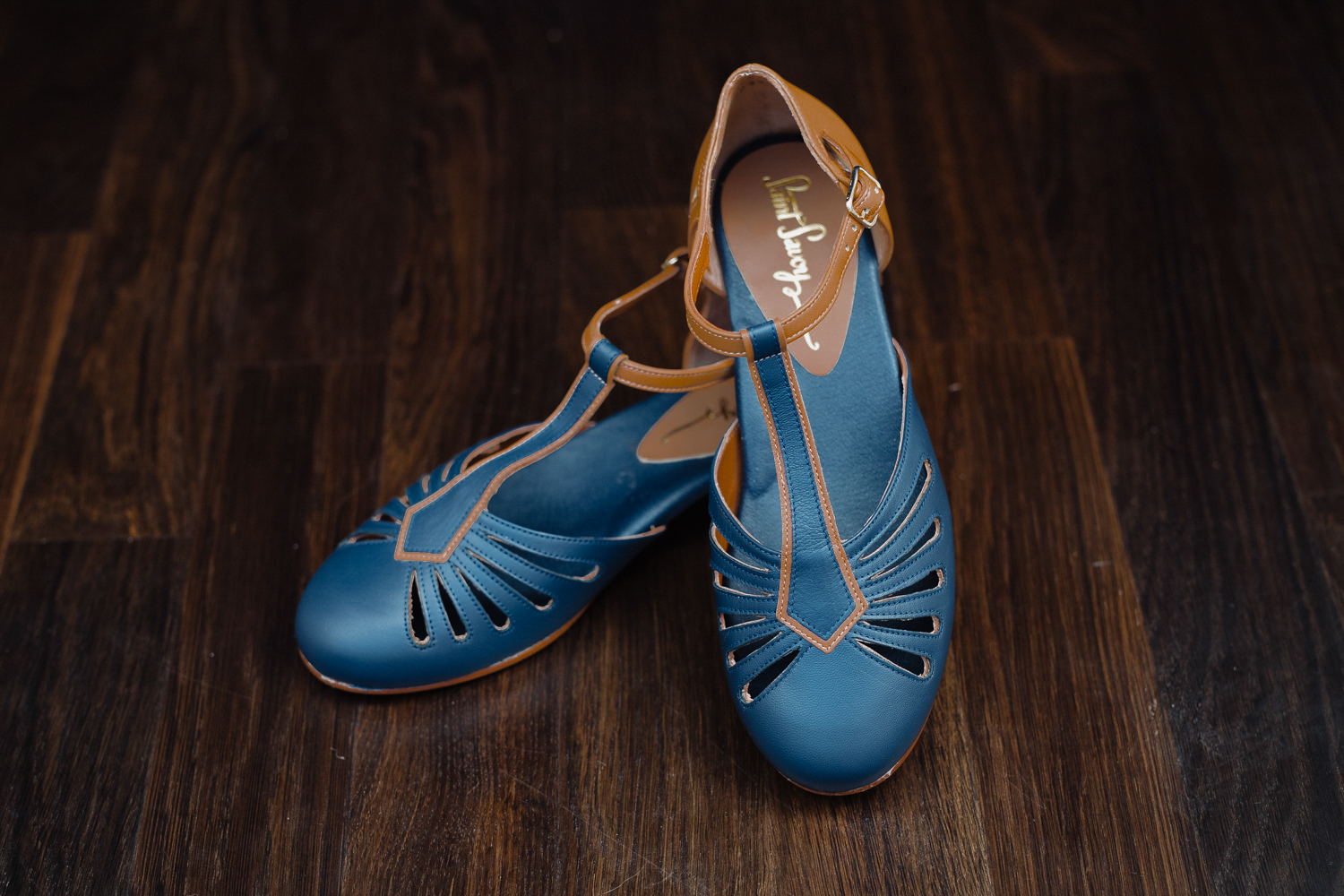 Navy Blue leather shoe vintage reproduction flats made in Europe. Worldwide shipping