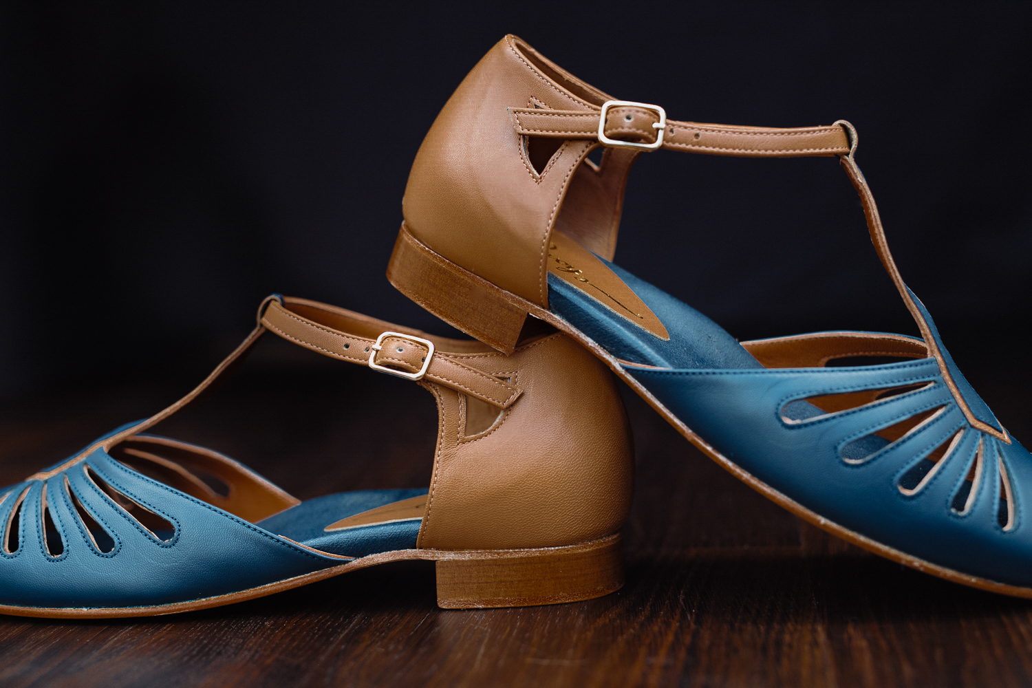 Comfortable and stylish flats with arch support and padded footbed. Retro elegant and great for dancing