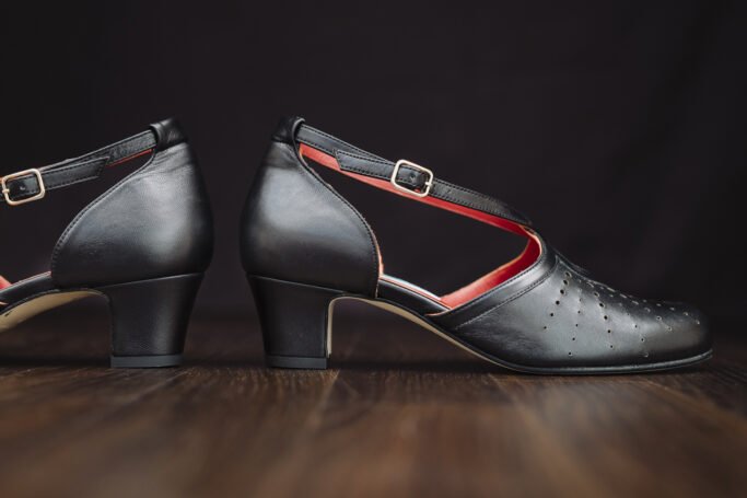 Cinema Noire Vintage Shoe Saint Savoy