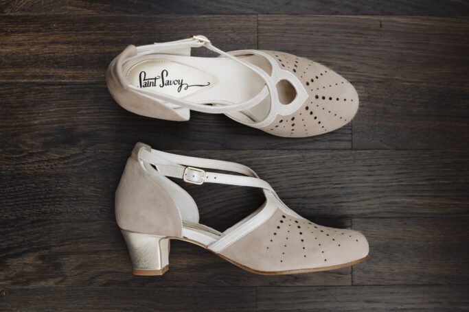 Vintage Retro Shoe CINEMA Parfum Beige Metallic