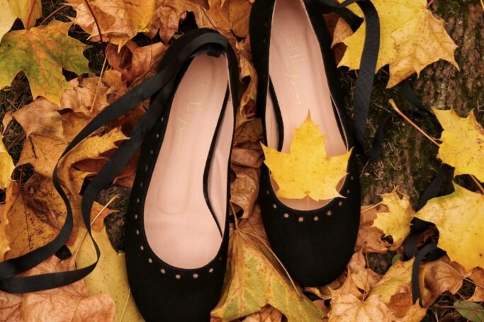 Shirin Altsohn wearing Ribbon Ballerina Raven