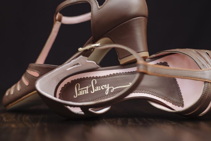 RIVIERA Chocolat, brown mid heel vintage shoe