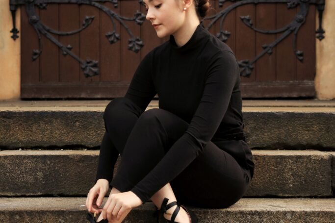 Shirin Altsohn wearing Ribbon Ballerina Raven