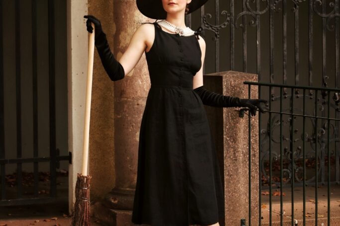 Shirin Altsohn wearing Ribbon Ballerina Raven Black