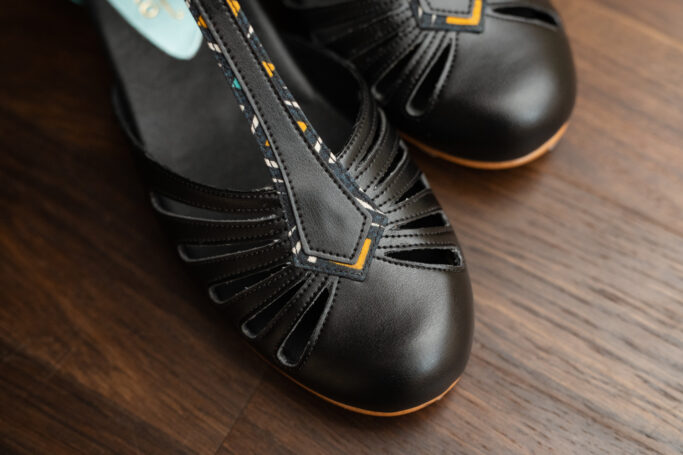 Flat retro vintage style padded shoes, sustainable vegan