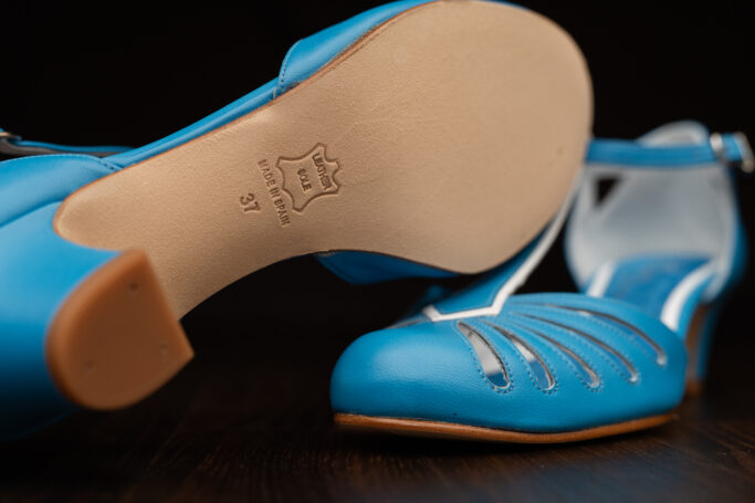 Comfortable classic heels for ladies t strap dance shoes