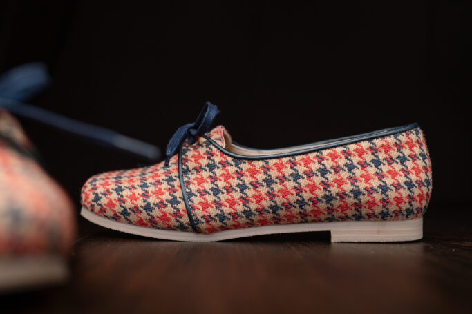 Textile, mesh, vegan with natural rubber sole, hand made in Europe 