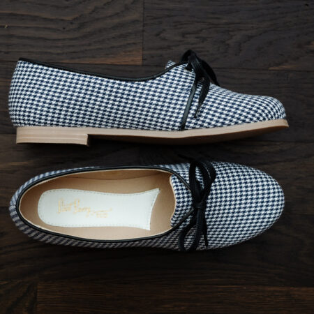 black and white houndstooth, pied de poule, pepita classic flat shoes