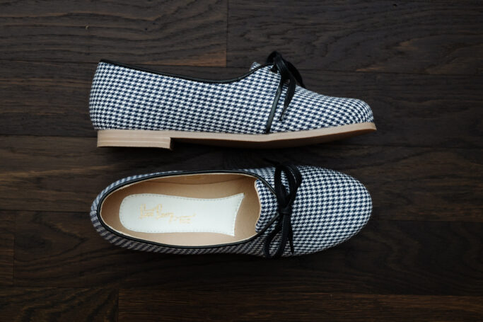 black and white houndstooth, pied de poule, pepita classic flat shoes