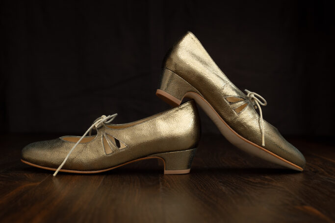 Comfortable heels, soft leather shoes, international shipping, elegant and effortless shoes