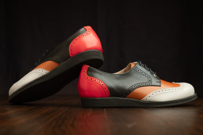 Vintage shoes for men and women, unisex shoe made in Europe. worldwide shipping