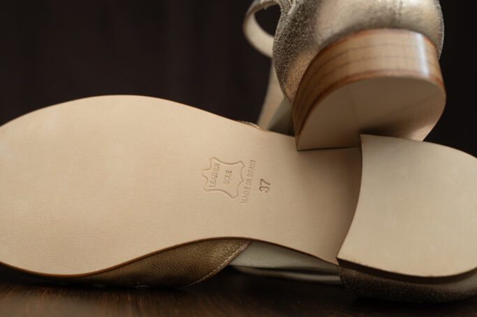 Comfortable and elegant Flat shoe for business, dancing, wedding and retro wardrobe