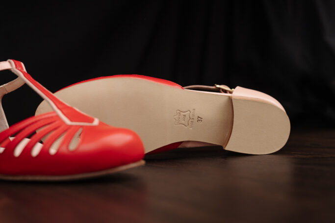 Vintage style shoe for dancing and outdoor wear, full leather, sustainably produced in Spain, Worldwide shipping, Small business