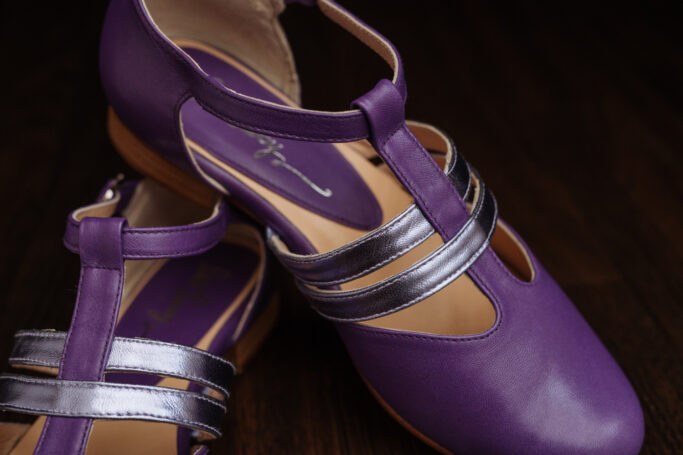 Comfortable sandals, retro sandals, vintage sandals, padded footbed, extra soft leather