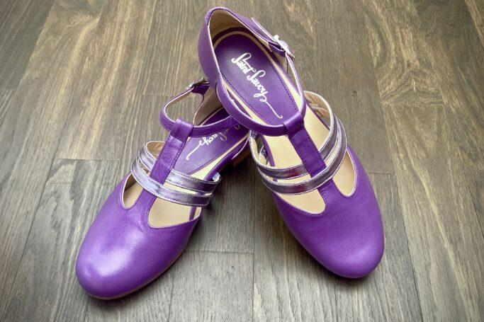 Comfortable sandals, retro sandals, vintage sandals, padded footbed, extra soft leather