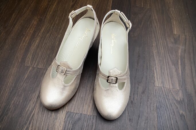 Comfortable vintage style shoes, dance shoes, retro shoes, lindy hop, balboa, ladies shoes, wide feet, soft leather