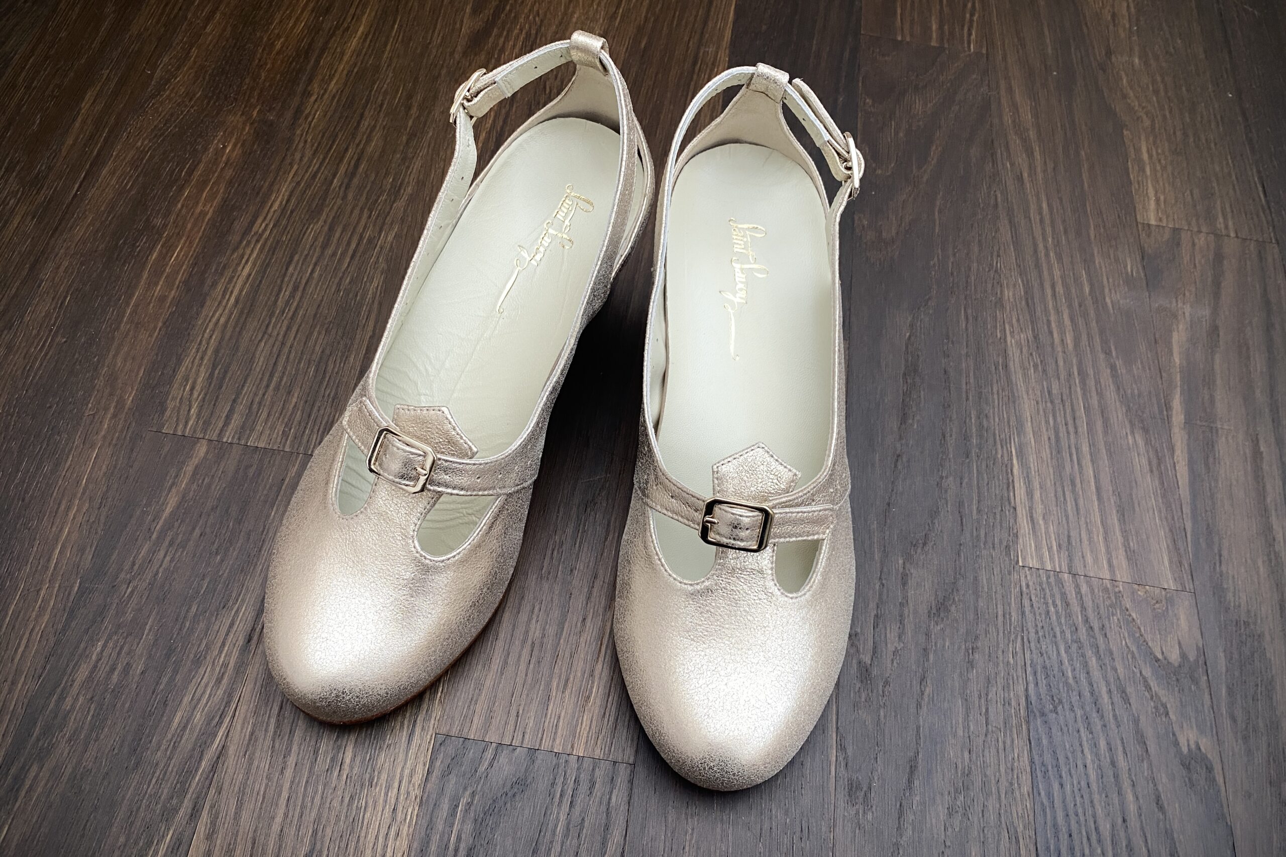 Comfortable vintage style shoes, dance shoes, retro shoes, lindy hop, balboa, ladies shoes, wide feet, soft leather