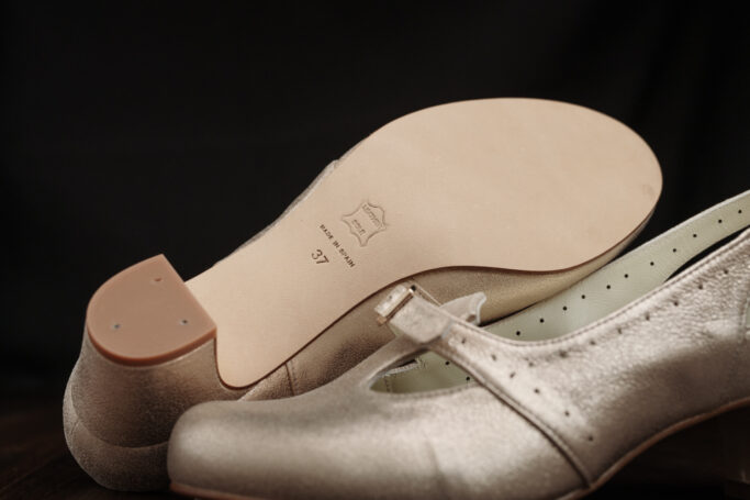 Comfortable vintage style shoes, dance shoes, retro shoes, lindy hop, balboa, ladies shoes, wide feet, soft leather