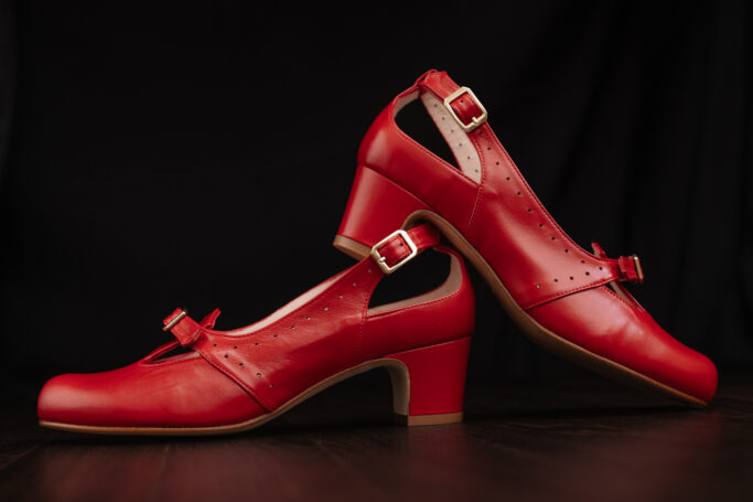 comfort shoes with heels, personalize your shoes and make them fit your feet and sizes individually, wide shoes