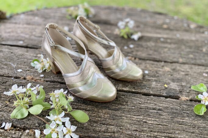 GRACE Shine shoe. Metallic vintage style shoe, Gold and silver womens shoes, retro heels, dance shoes