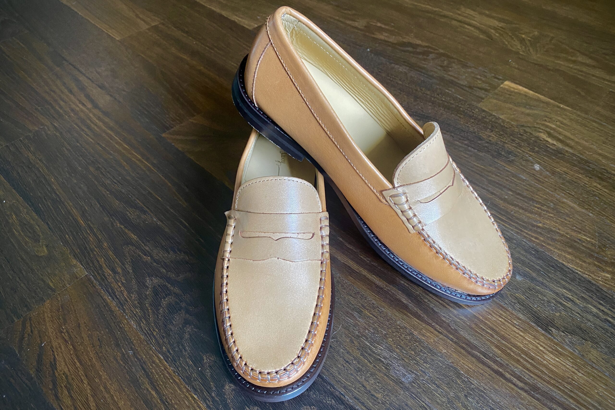 Dance shoes, ladies shoes. mens shoes, comfortable flat shoes, timess style, retro style, vintage style, 1950s, 1960s, 1940s, 1930s