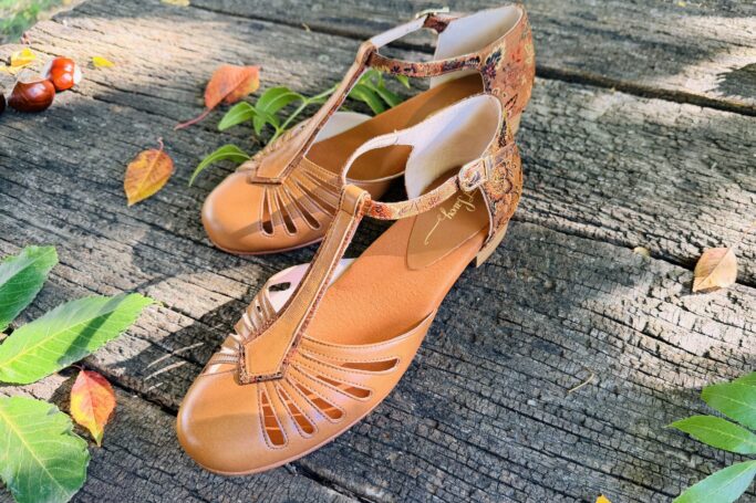 Ladies shoes, 1940s style, 1930s style, 1950s style, comfort shoes, retro shoes, sustainable production Elegant Vintage flats for dancing, everyday wear and special occasions. Comfortable fit, padded footbed
